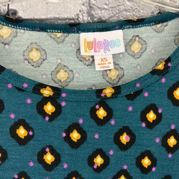 LuLaRoe Womens Size XS Irma Shirt  Green Print NWT - Picture 2 of 4